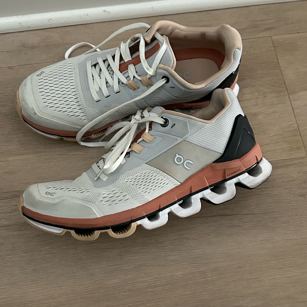 On Running Women’s Running Shoes - Size 8